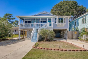 Oak Island Home with Screened Porch about 1 Mi to Beach!